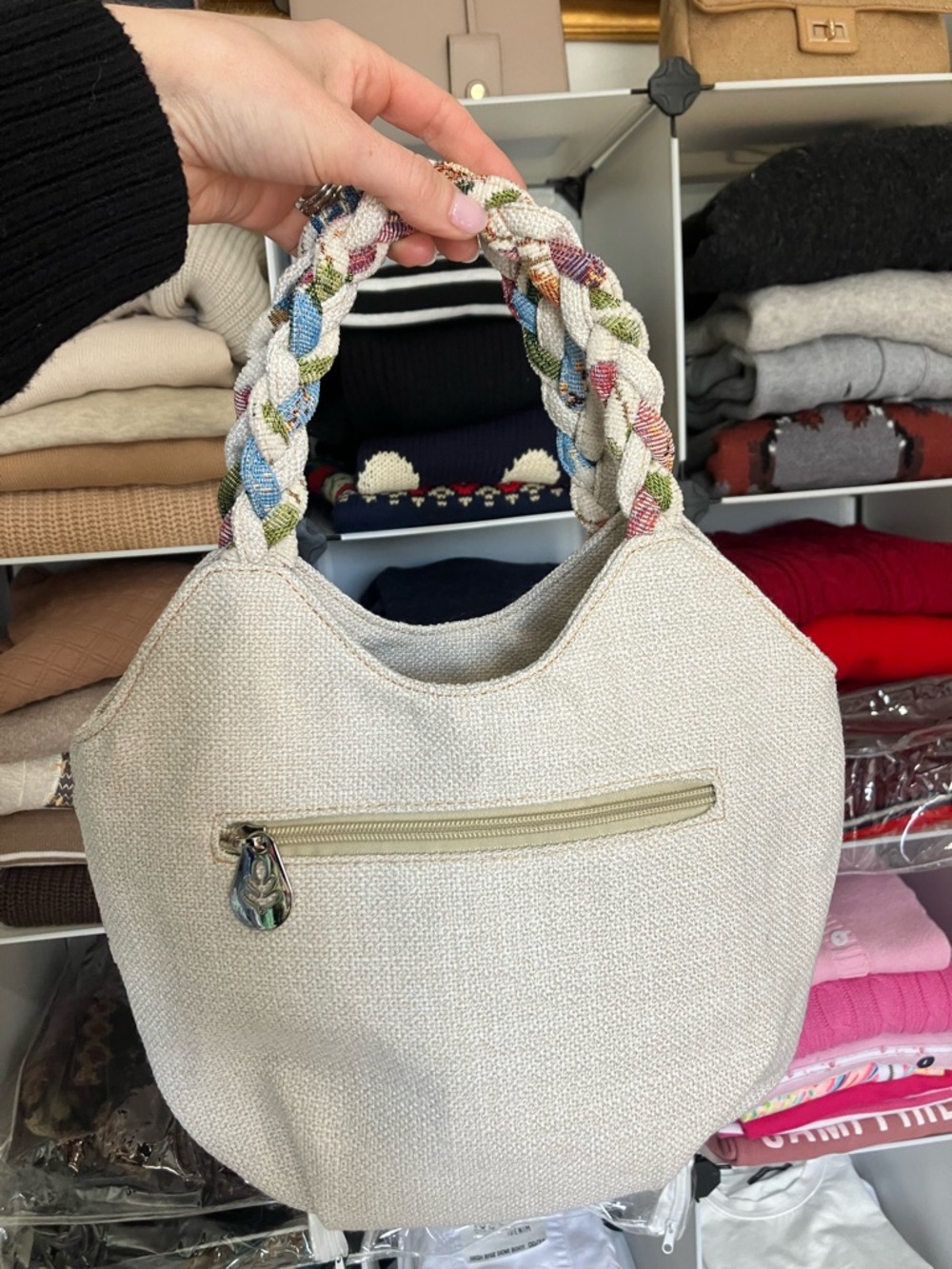 Sale! NWOT Floral Handbag - Picture 2 of 3